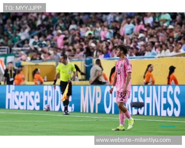 恩里克祝贺梅西布斯克茨阿尔巴夺冠并赞扬他们的辉煌成就 恩里克祝贺梅西布斯克茨阿尔巴夺冠并赞扬他们的辉煌成就