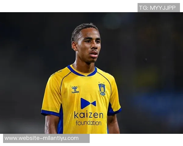 里昂以500万欧元先租后买19岁巴黎后卫卡马拉的转会消息解析